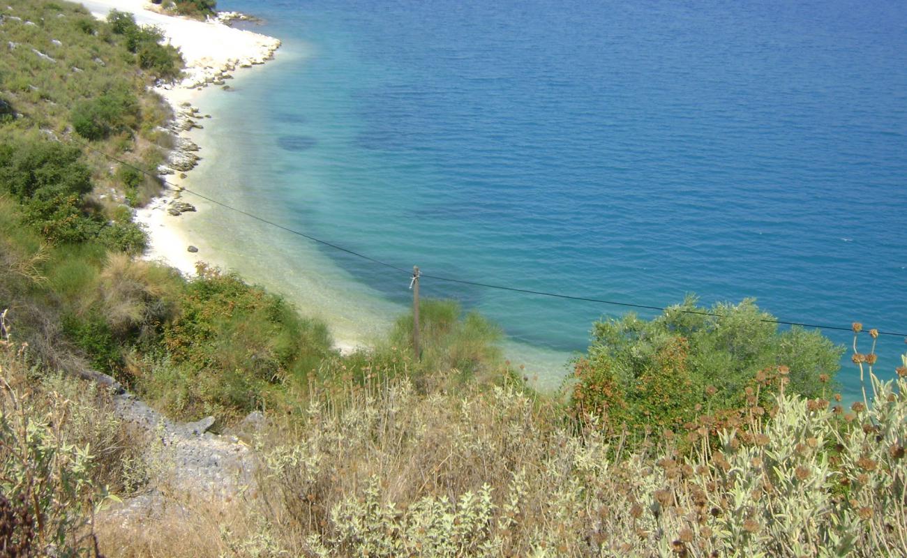 Photo de Plataria wild beach avec sable beige de surface