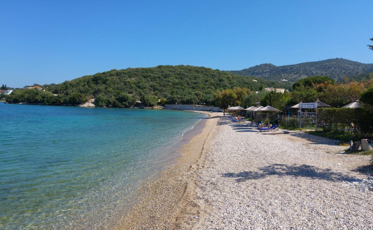 Photo de Gallikos Molos avec caillou fin blanc de surface