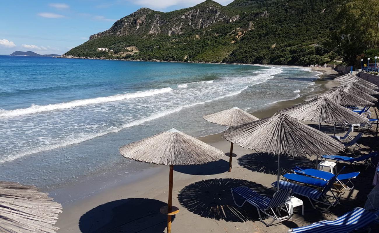 Photo de Arilla beach avec sable beige de surface