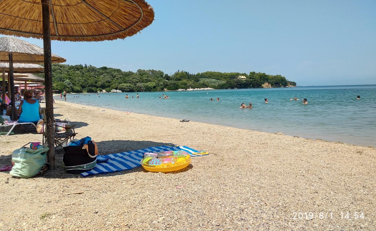 Photo de Nea Kamarina 2nd beach avec petits galets bruns de surface