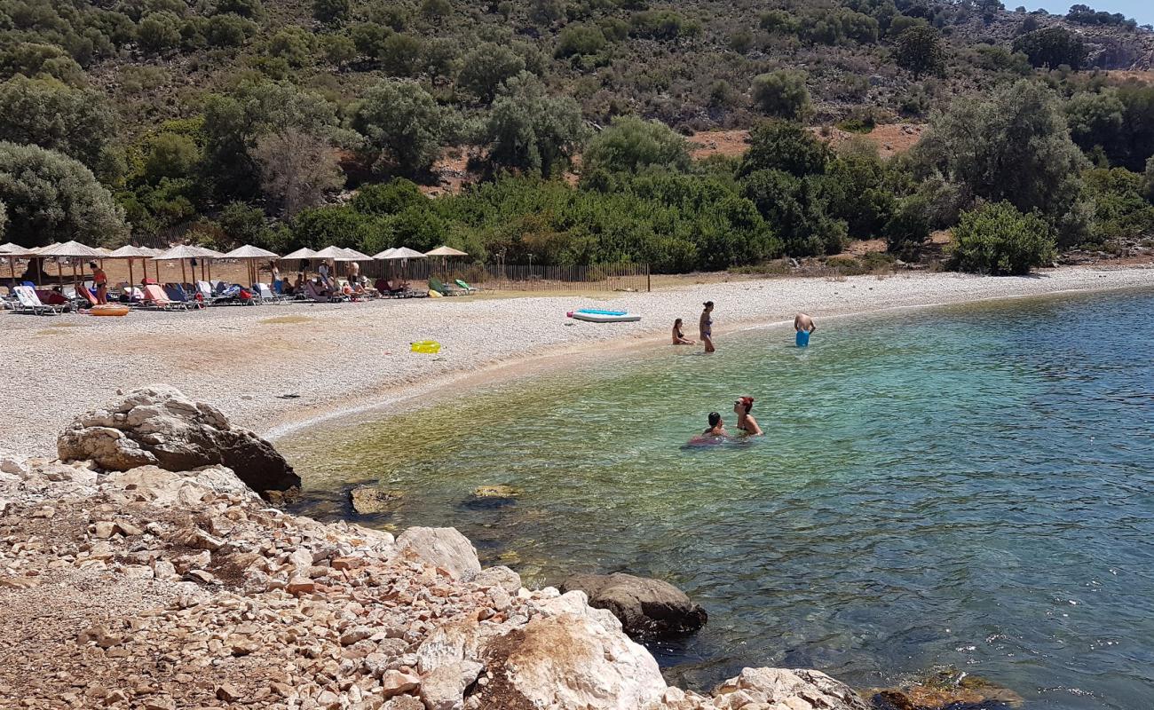 Photo de Vela Beach avec caillou clair de surface