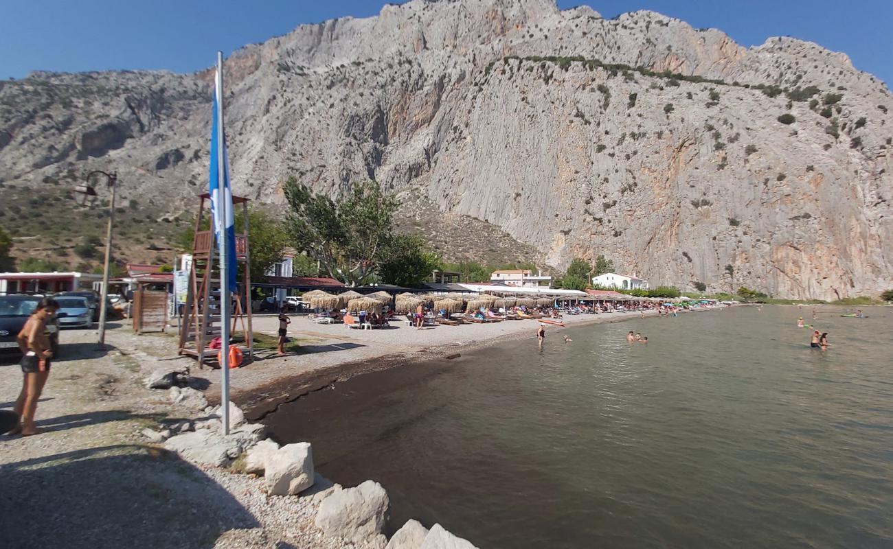 Photo de Glyfa beach avec caillou fin gris de surface