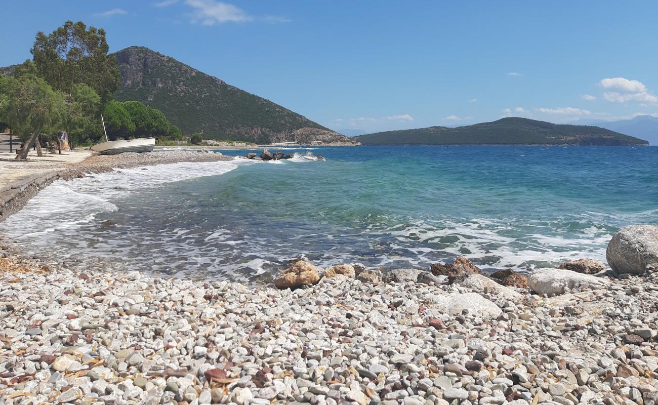 Photo de Sergoulas beach avec caillou clair de surface