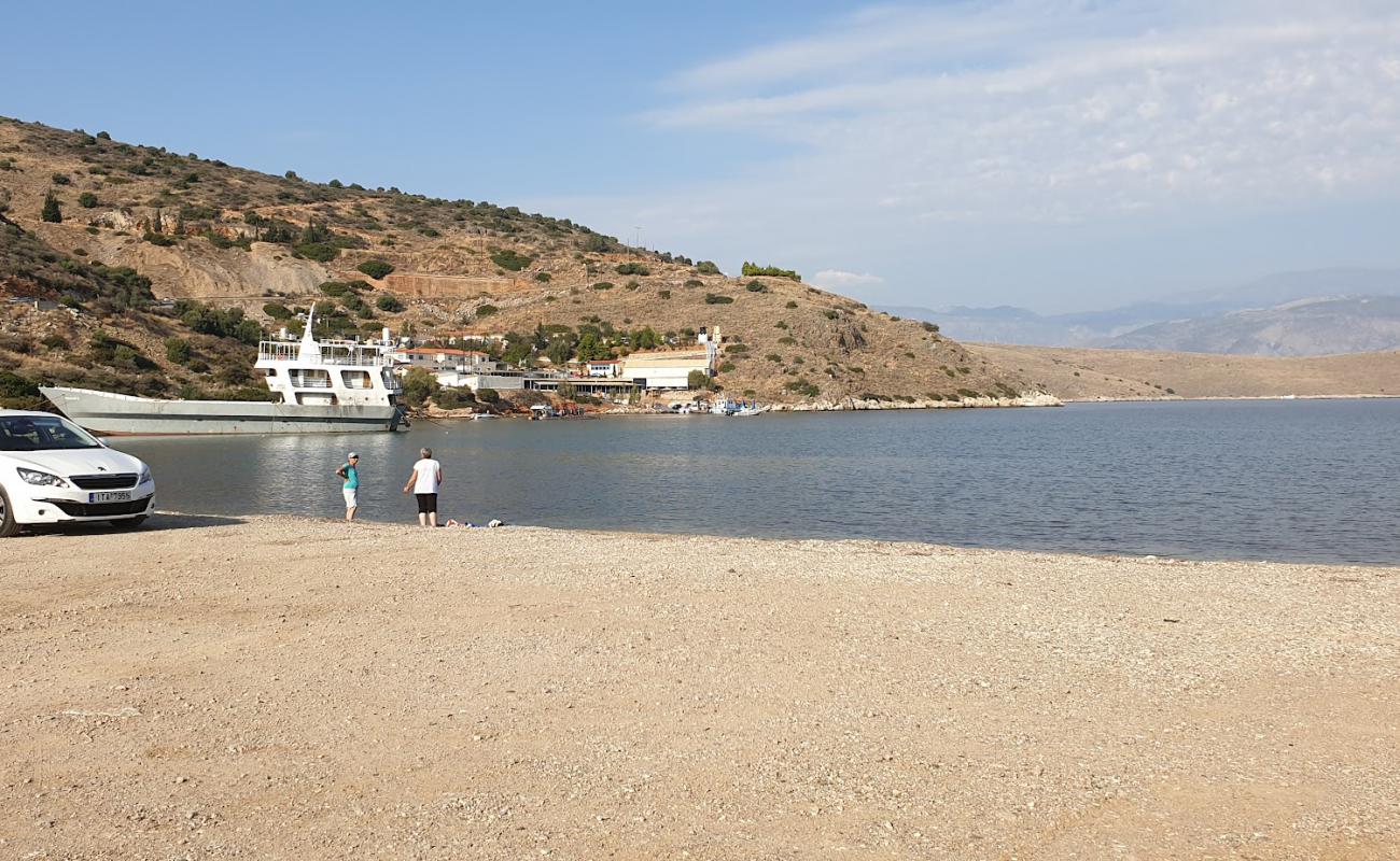 Photo de Anemokampi beach avec galets beige de surface