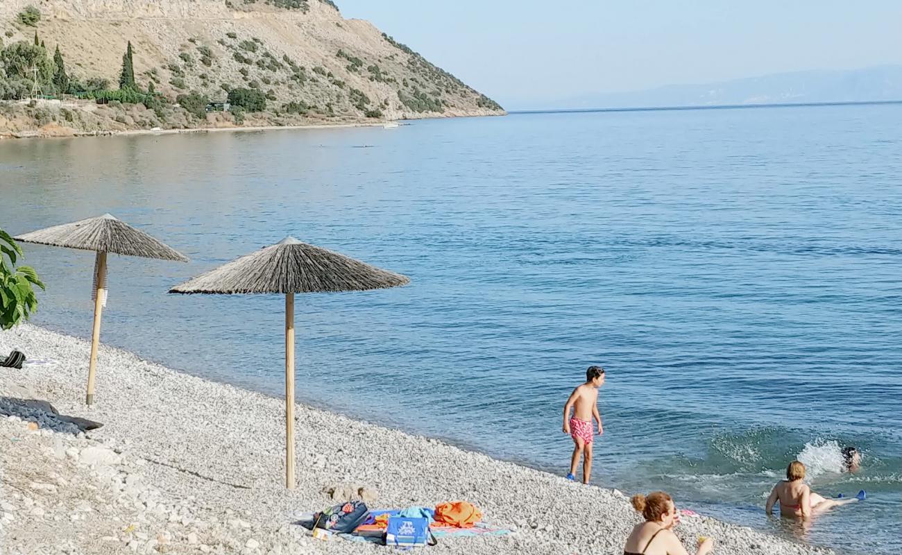 Photo de Vrachakia beach avec caillou clair de surface