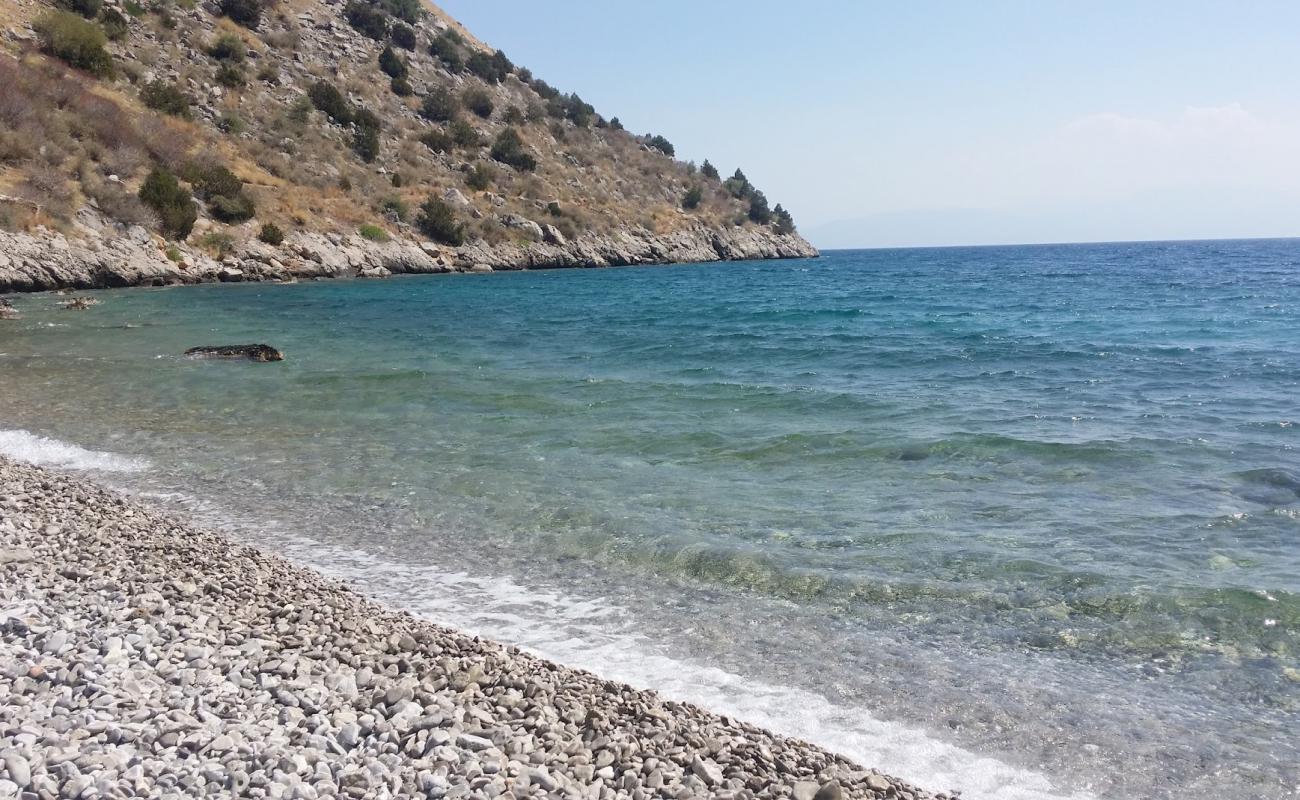 Photo de Vrachakia nat. beach avec caillou clair de surface