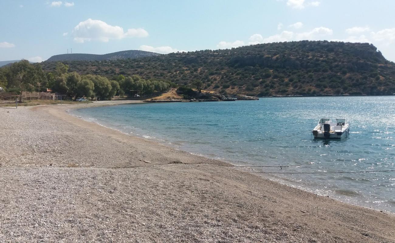 Photo de Potami beach avec caillou fin clair de surface