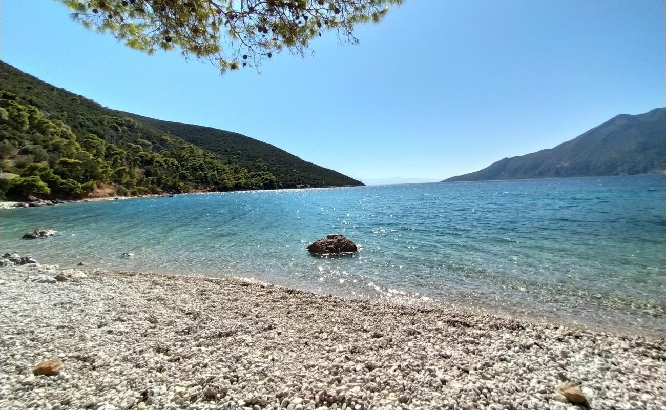 Photo de Agios Vasilios beach II avec galets beige de surface