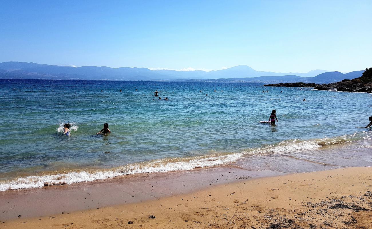 Photo de Drossia beach avec sable brun de surface