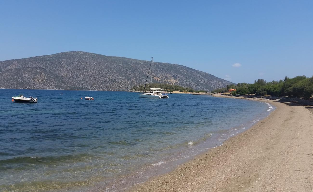 Photo de Skroponeria beach avec sable gris & galets de surface