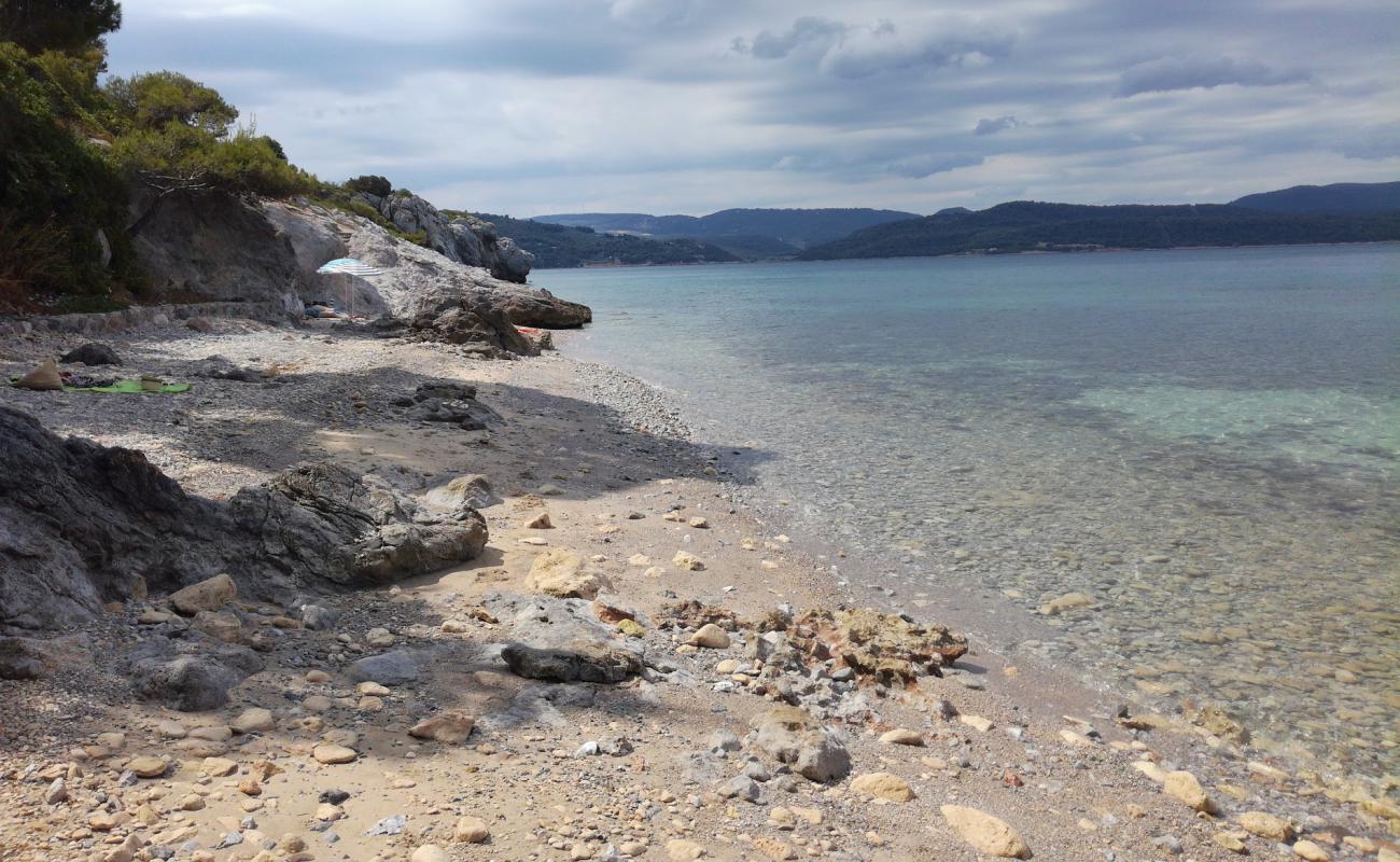 Photo de Diamantopoulos avec terrain rocheux de surface