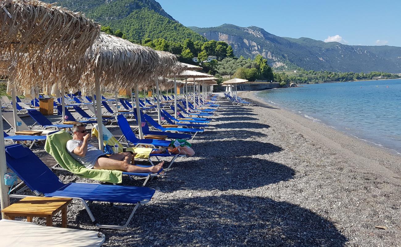 Photo de Asproneri beach II avec caillou fin gris de surface