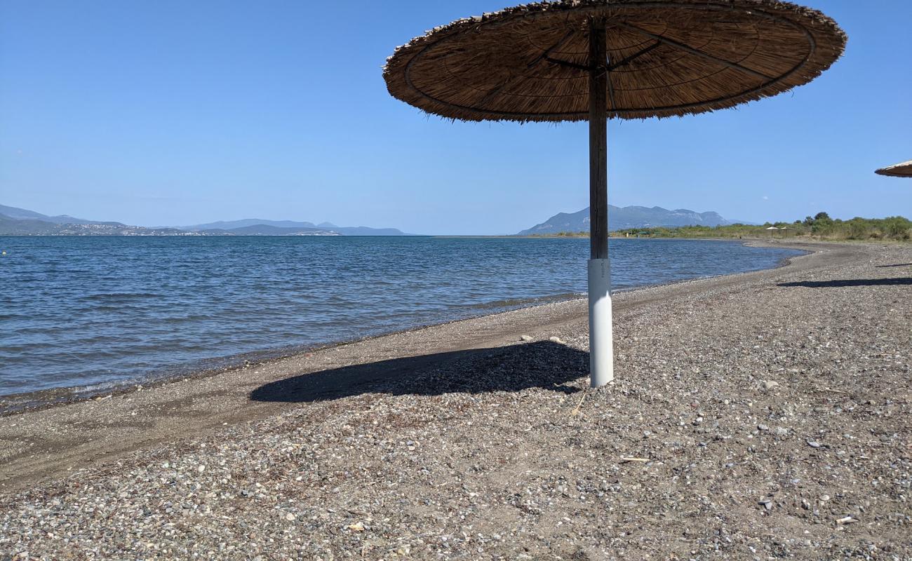 Photo de Ag.Stefanos beach avec sable gris de surface
