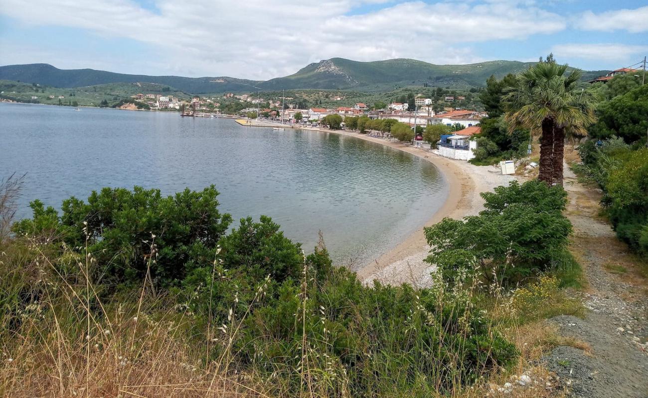 Photo de Glifa small beach avec petits galets beige de surface
