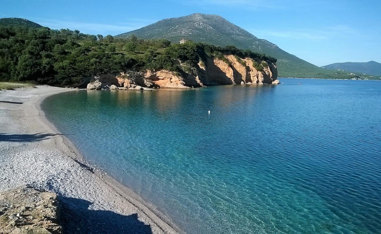 Photo de Dermaria beach avec caillou fin blanc de surface