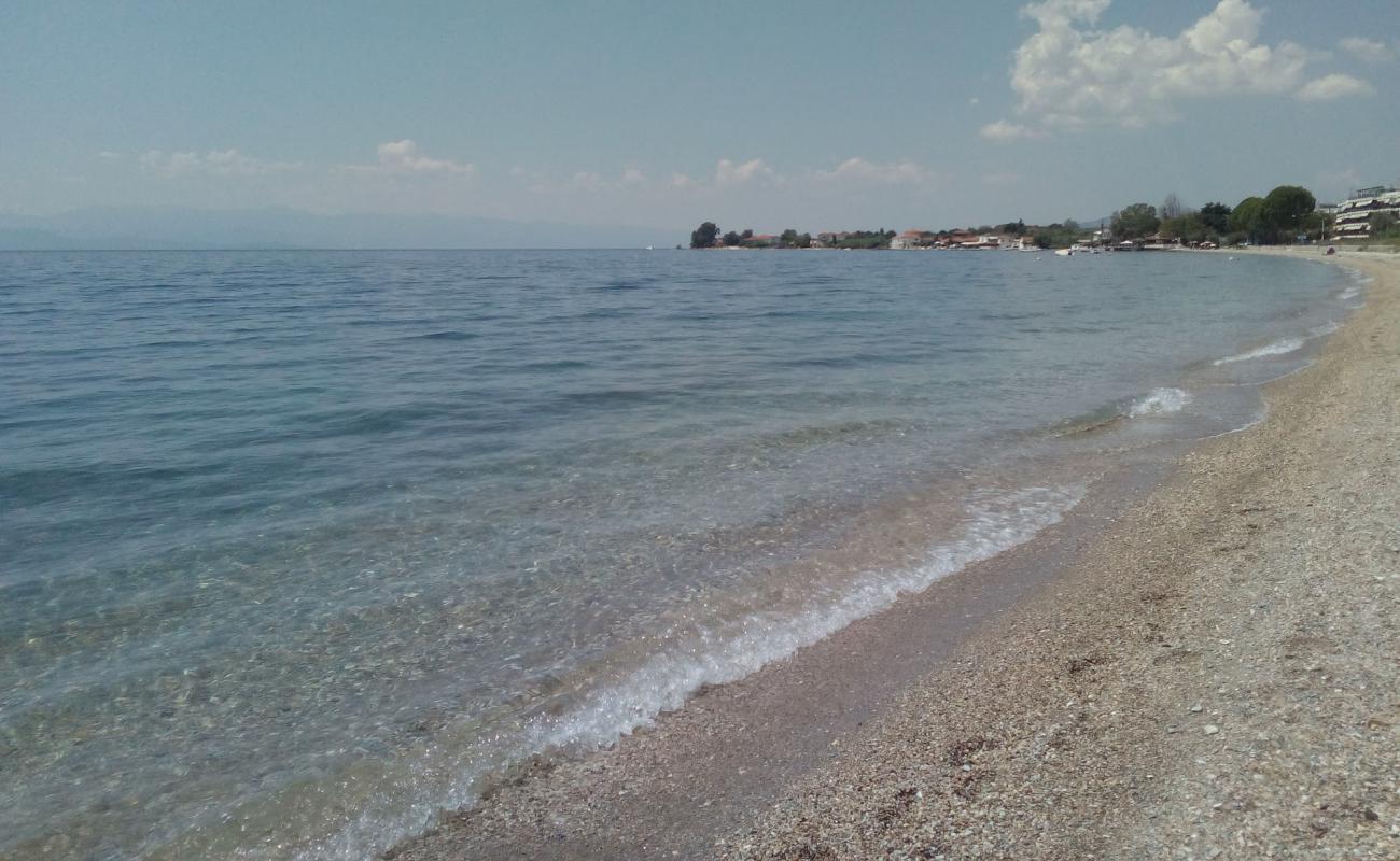 Photo de Platanidia beach avec caillou fin brun de surface