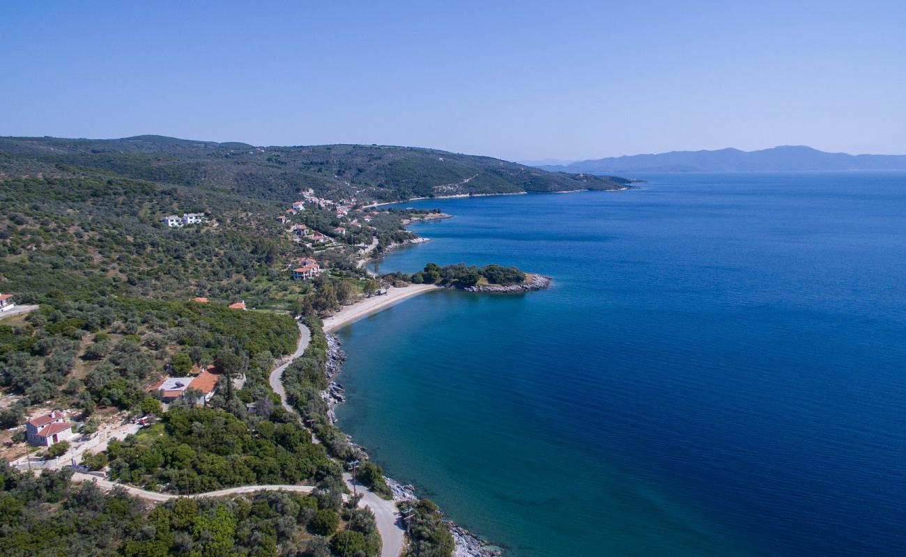 Photo de Ayia Thymia beach avec petits galets bruns de surface