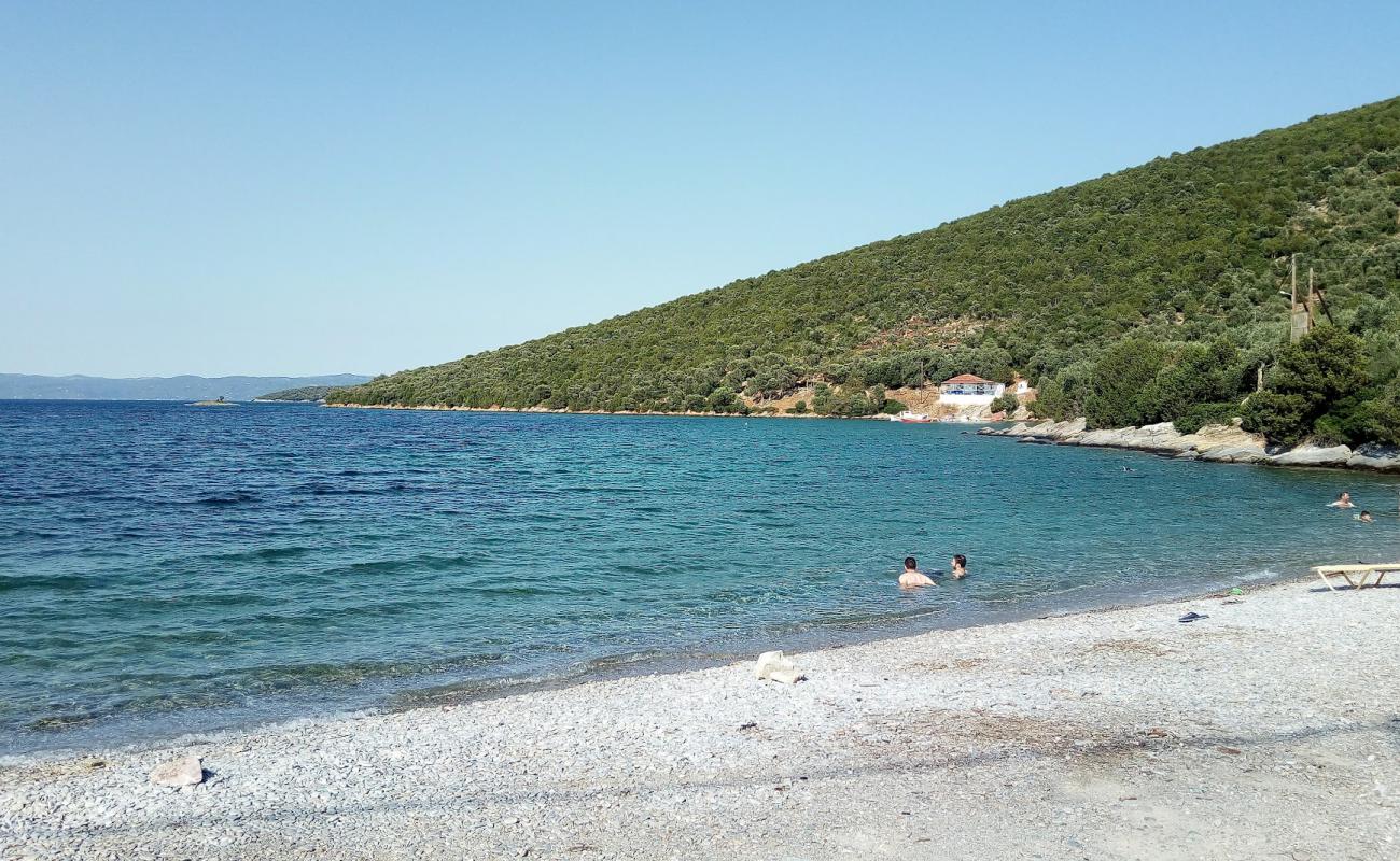 Photo de Alogoporos beach avec caillou clair de surface