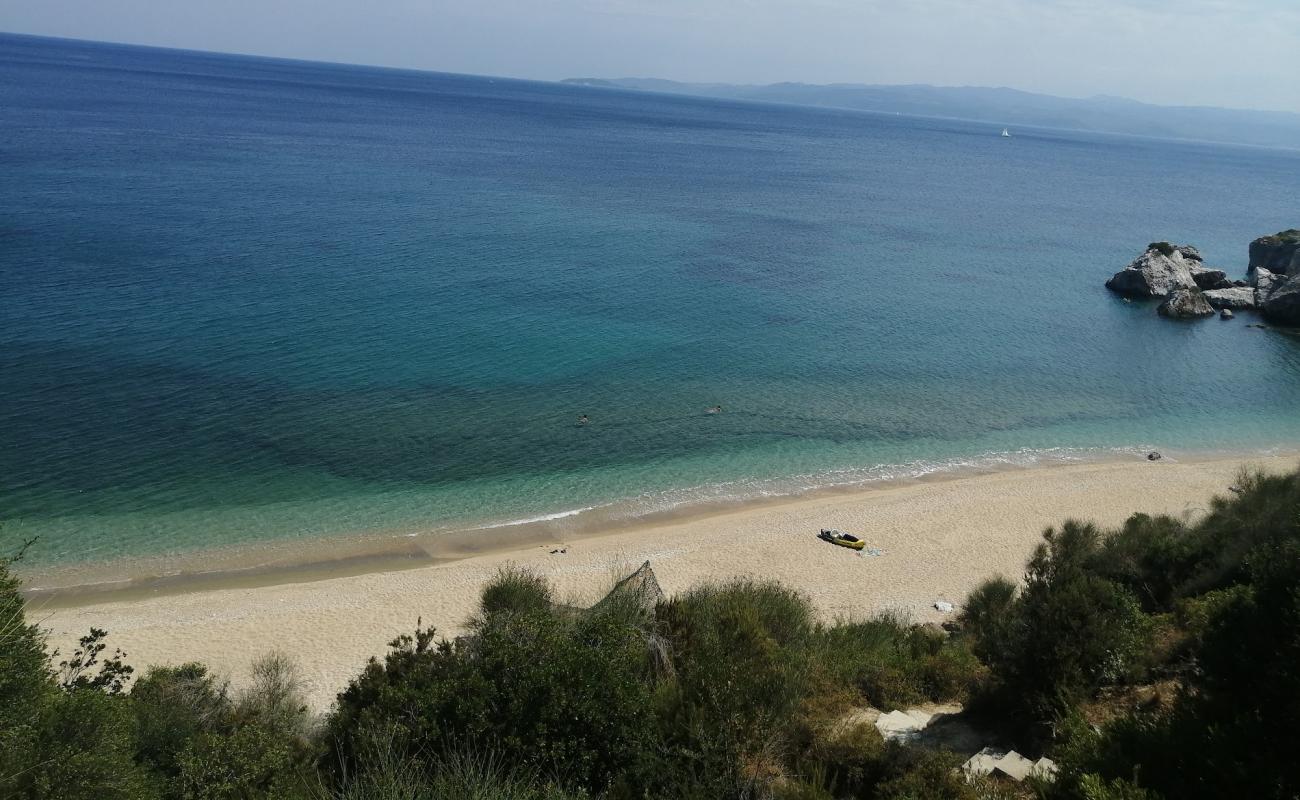 Photo de Boat beach avec sable beige & galets de surface