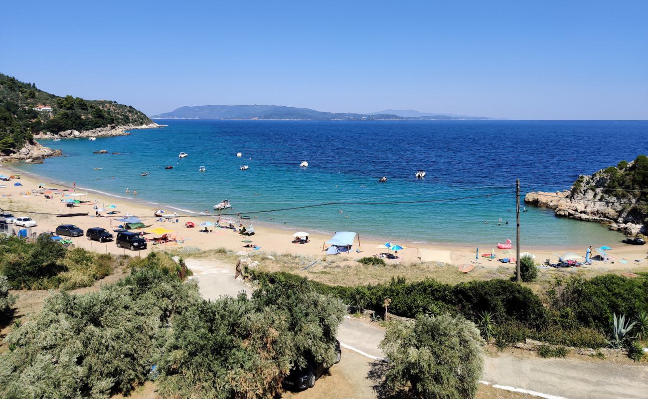 Photo de Kastri beach avec sable beige de surface