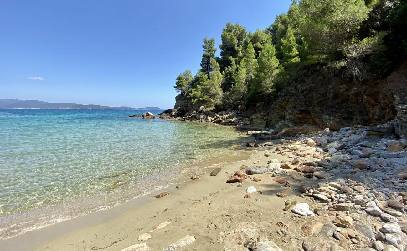 Photo de Vlachorema beach avec sable beige de surface