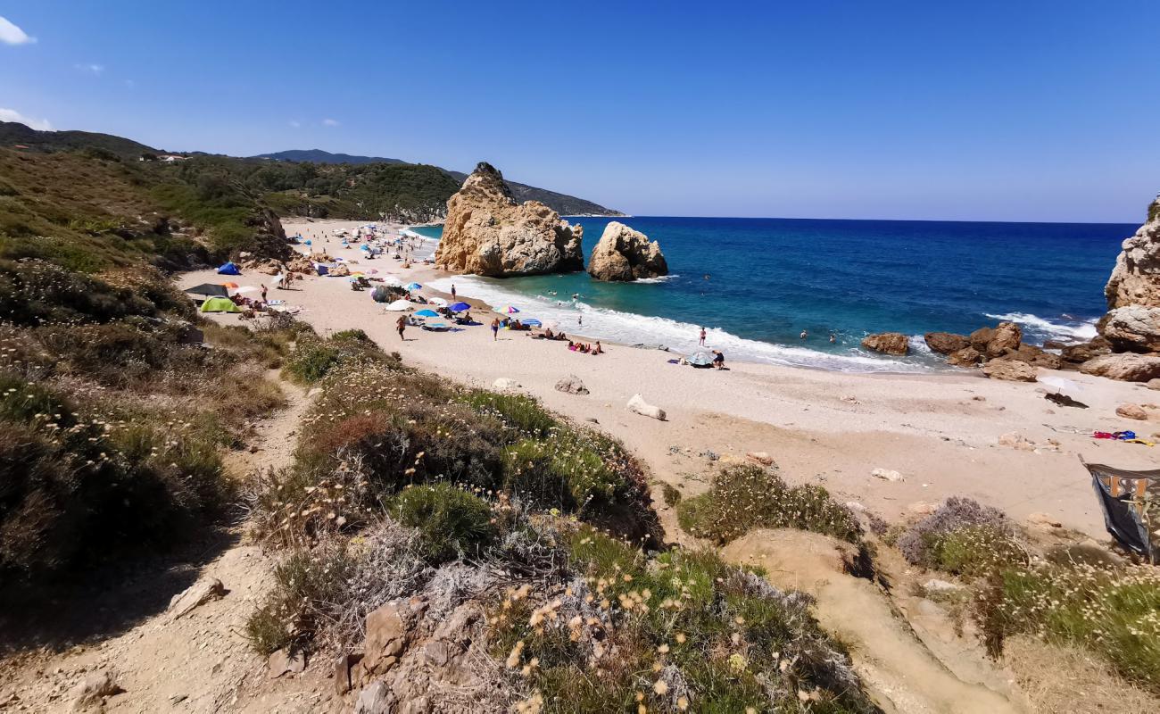 Photo de Melani secret beach avec caillou fin clair de surface