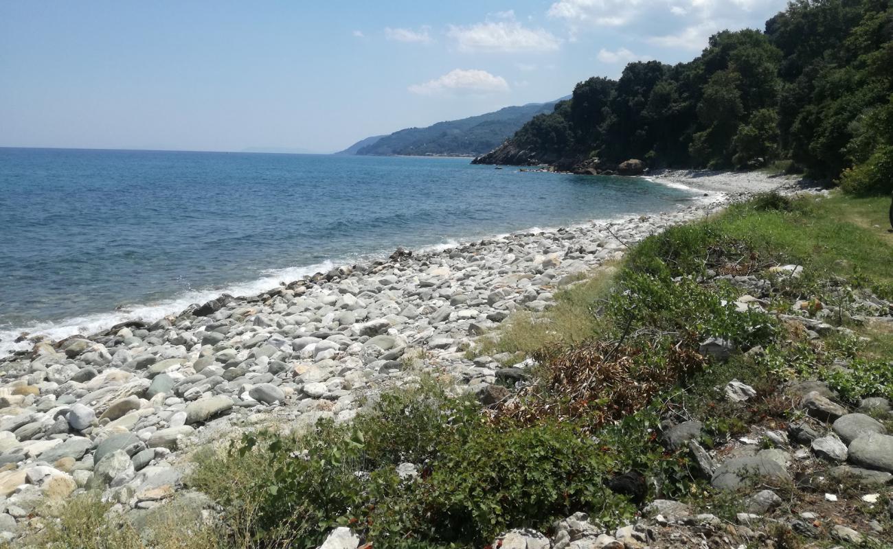 Photo de Ascension beach avec roches de surface