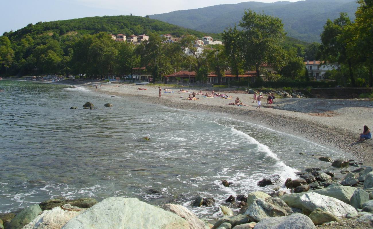 Photo de Kokkino Nero beach avec caillou clair de surface