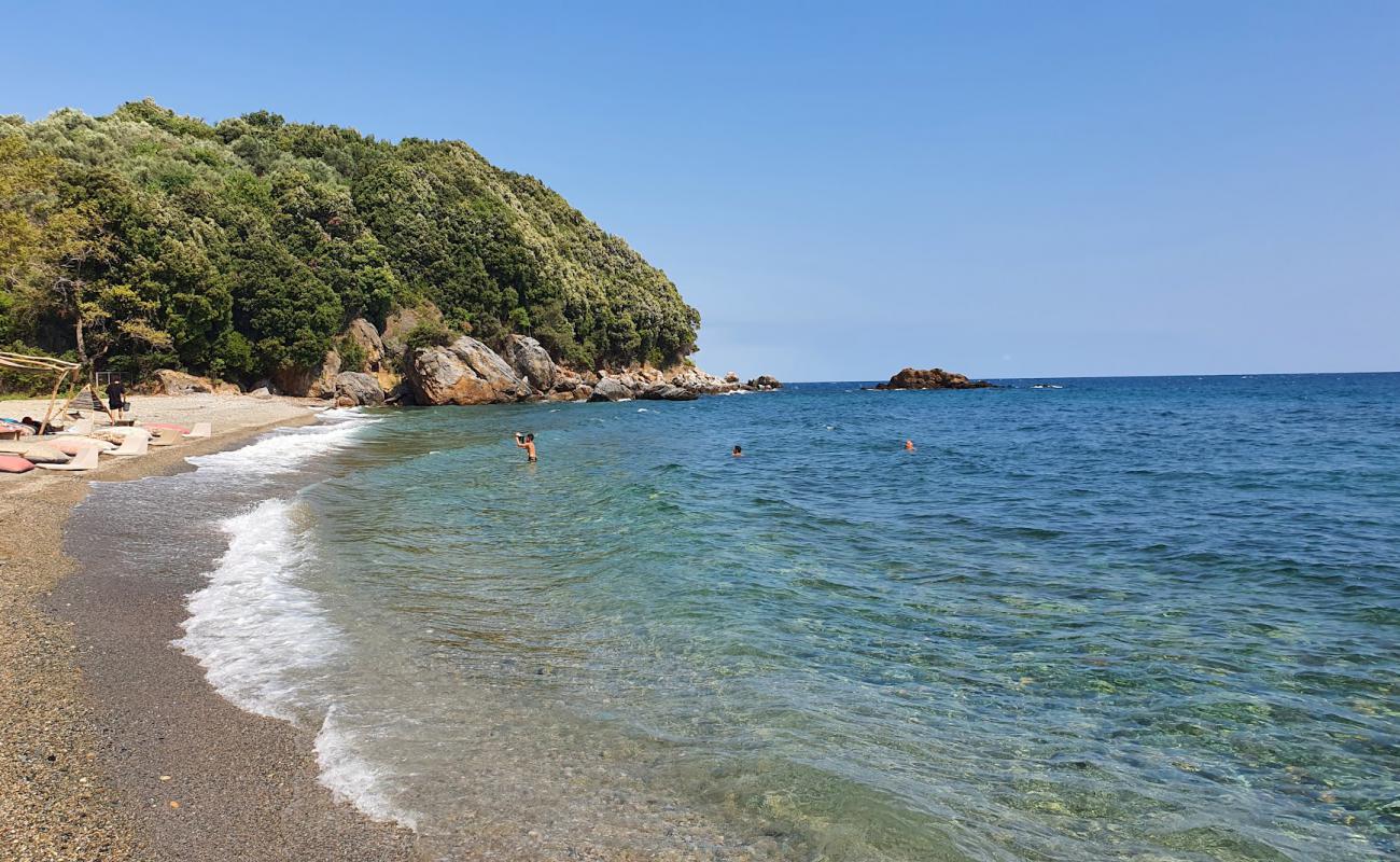 Photo de Fisherman beach avec sable beige & galets de surface