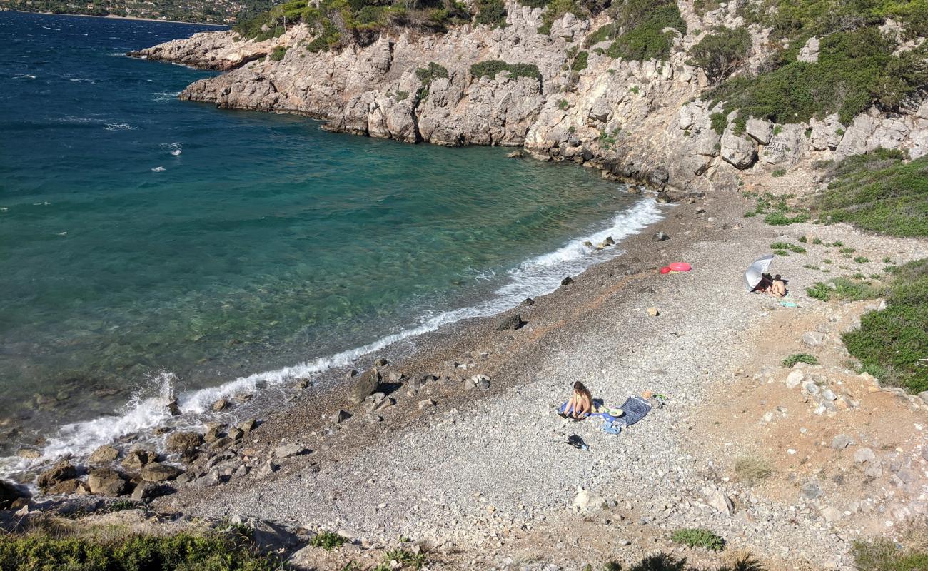 Photo de Porto Germeno beach 2 avec caillou fin clair de surface