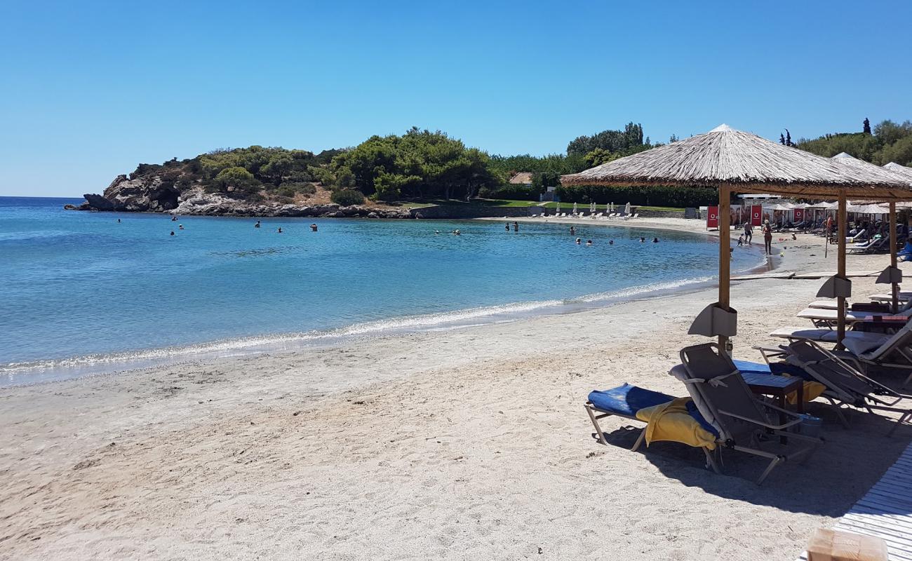 Photo de Lagonissi 2 avec sable brun de surface