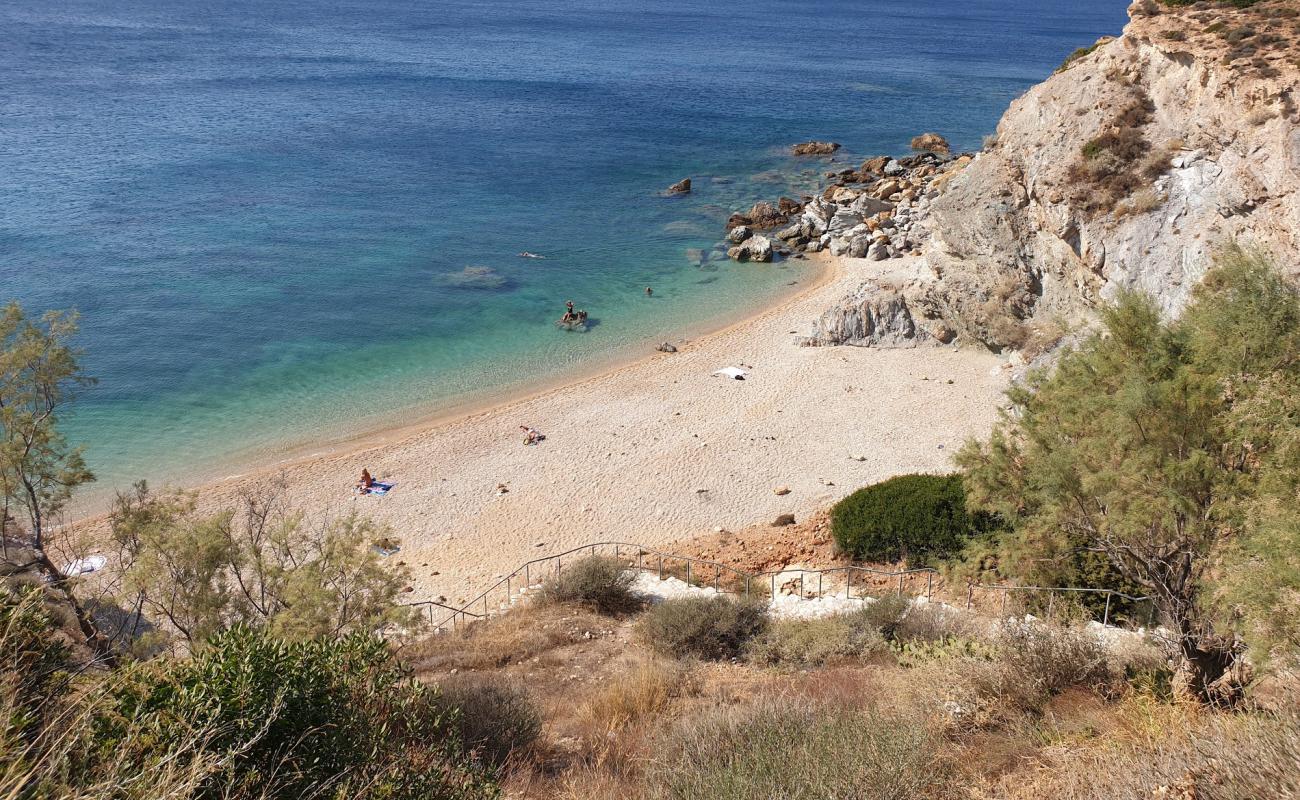 Photo de Kape Beach avec caillou fin clair de surface