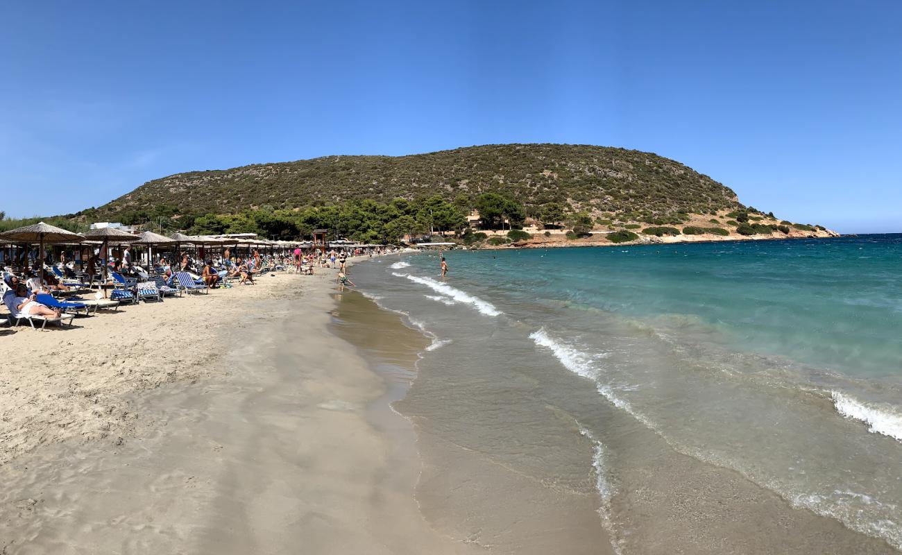 Photo de Plage d'Avlaki avec sable fin et lumineux de surface