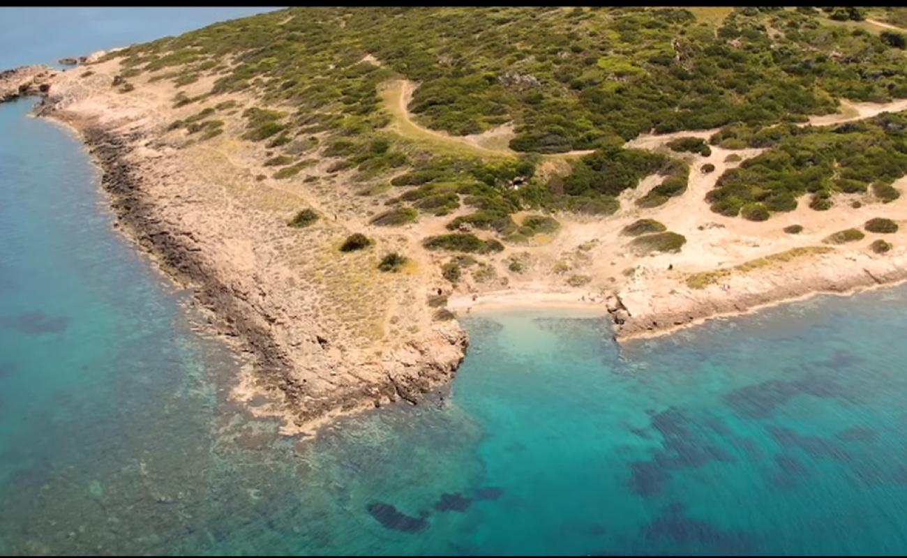 Photo de Paralia Mikri Chamolia avec caillou fin brun de surface