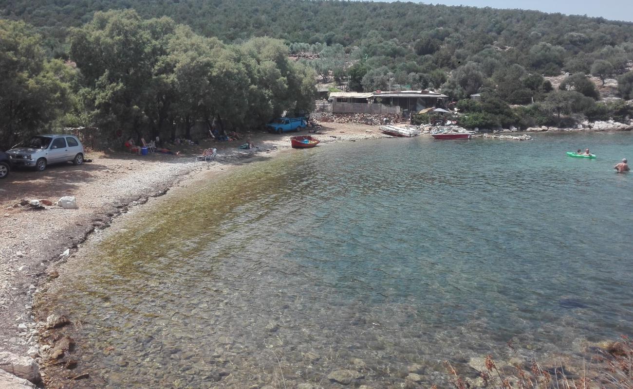 Photo de Limnionas beach avec terrain rocheux de surface