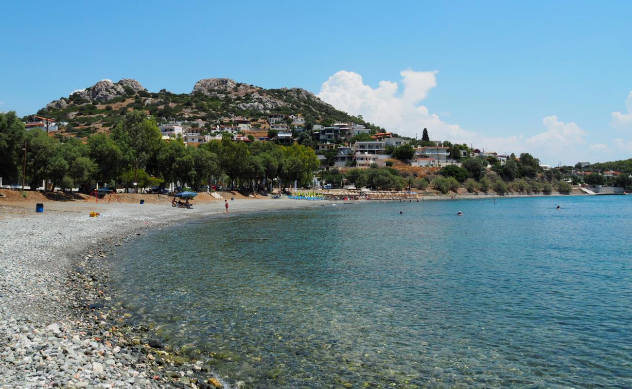 Photo de Paralia Aias avec caillou fin brun de surface