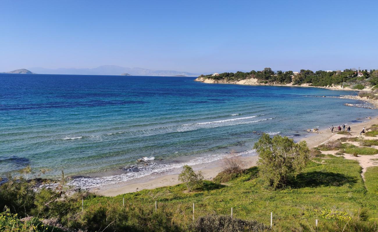 Photo de Kolona Beach avec sable brun de surface