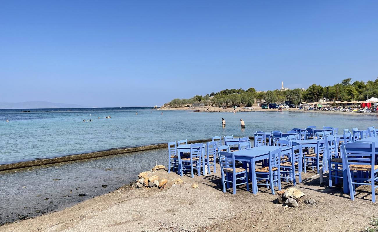 Photo de Paralia Avra avec sable brun de surface