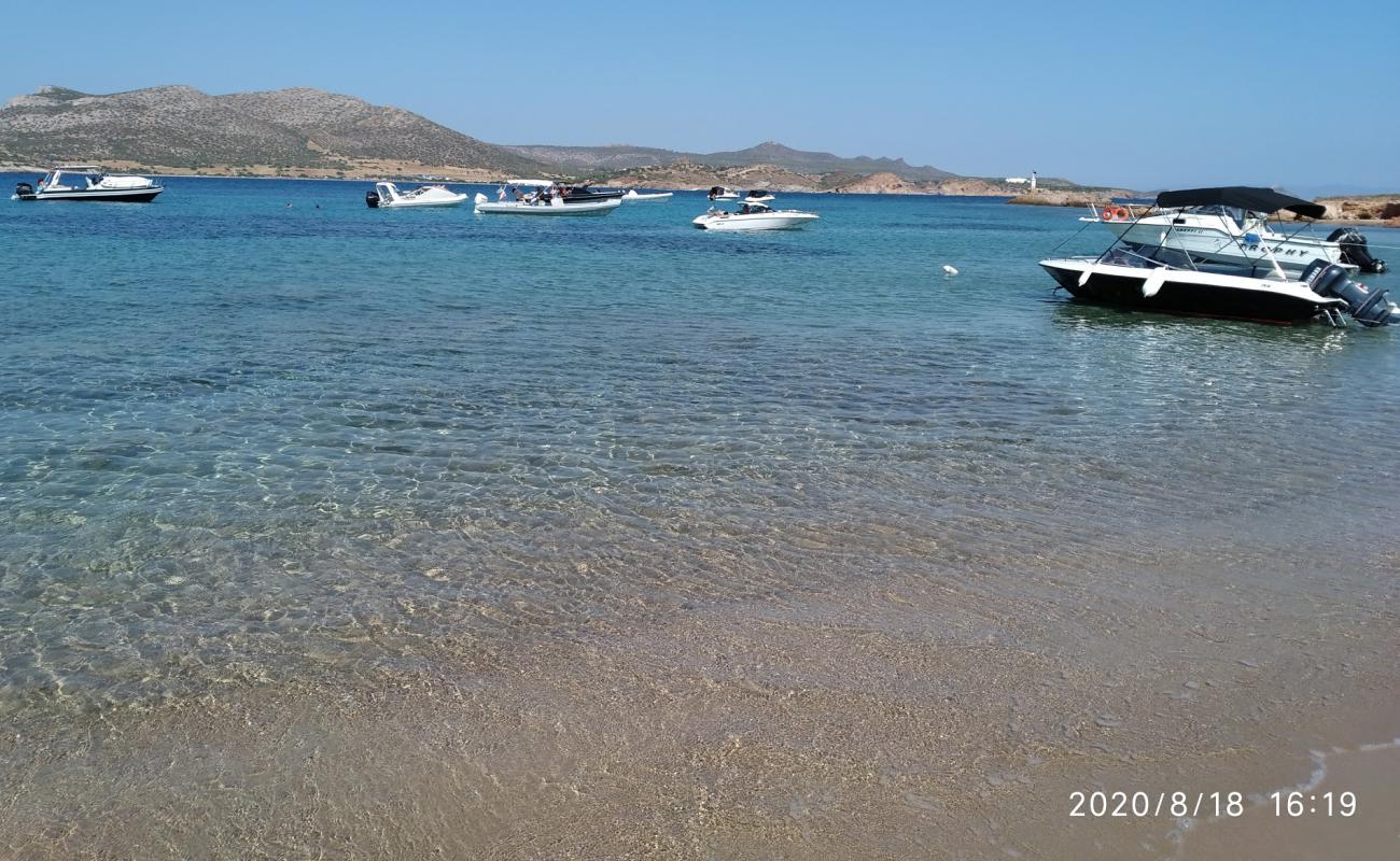 Photo de Paralia Patroklou III avec sable brun de surface