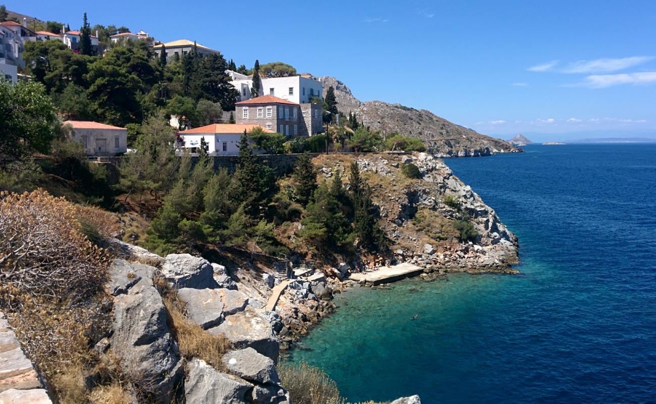 Photo de Avlaki Beach avec béton de surface