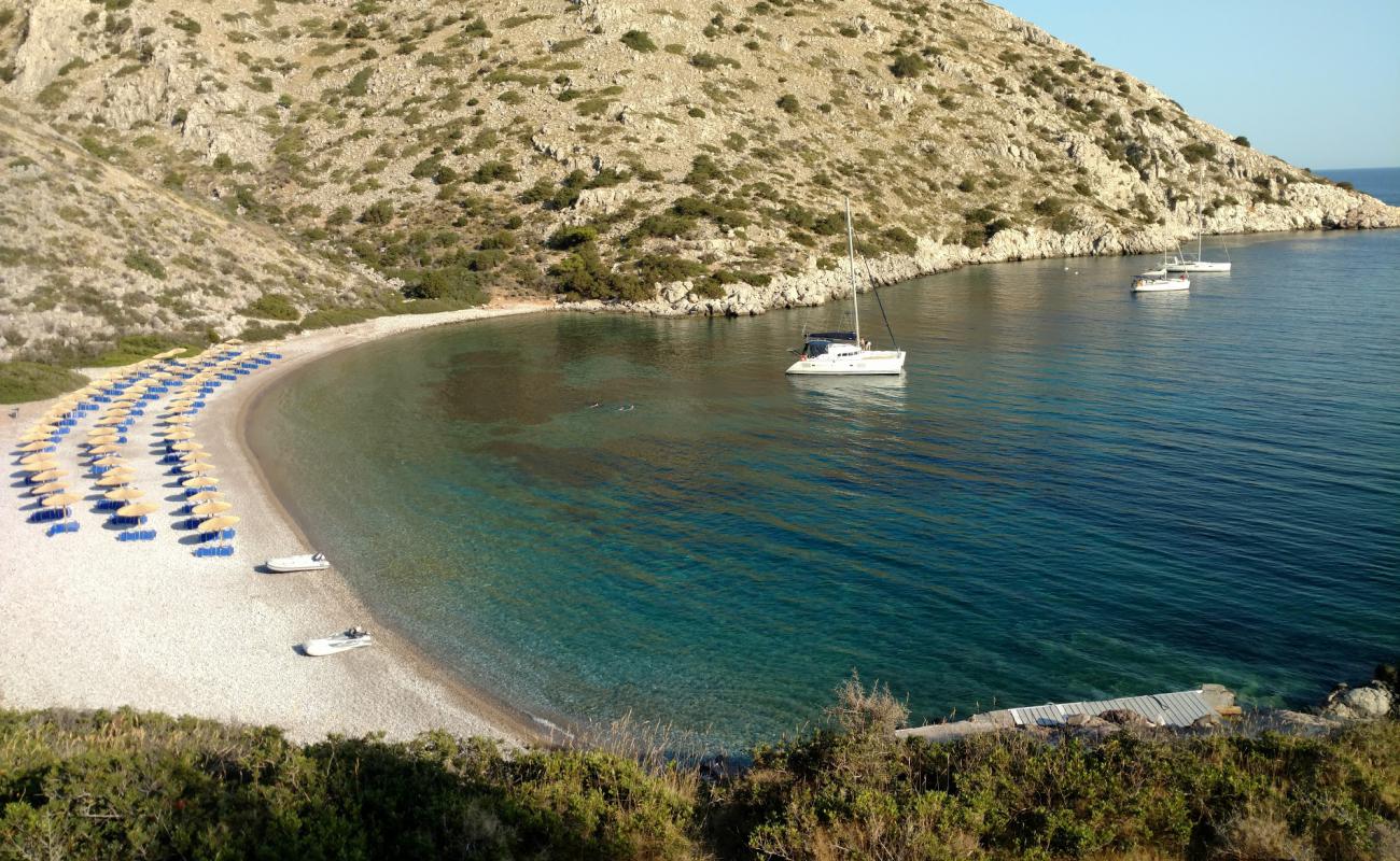 Photo de St Nikolaos Beach avec caillou clair de surface