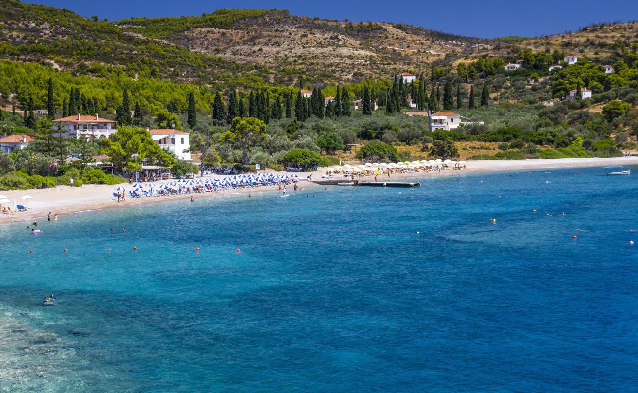 Photo de Agioi Anargyroi Beach avec caillou clair de surface