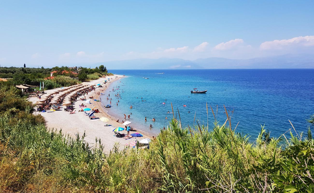 Photo de Paralia Trapezis II avec caillou gris de surface