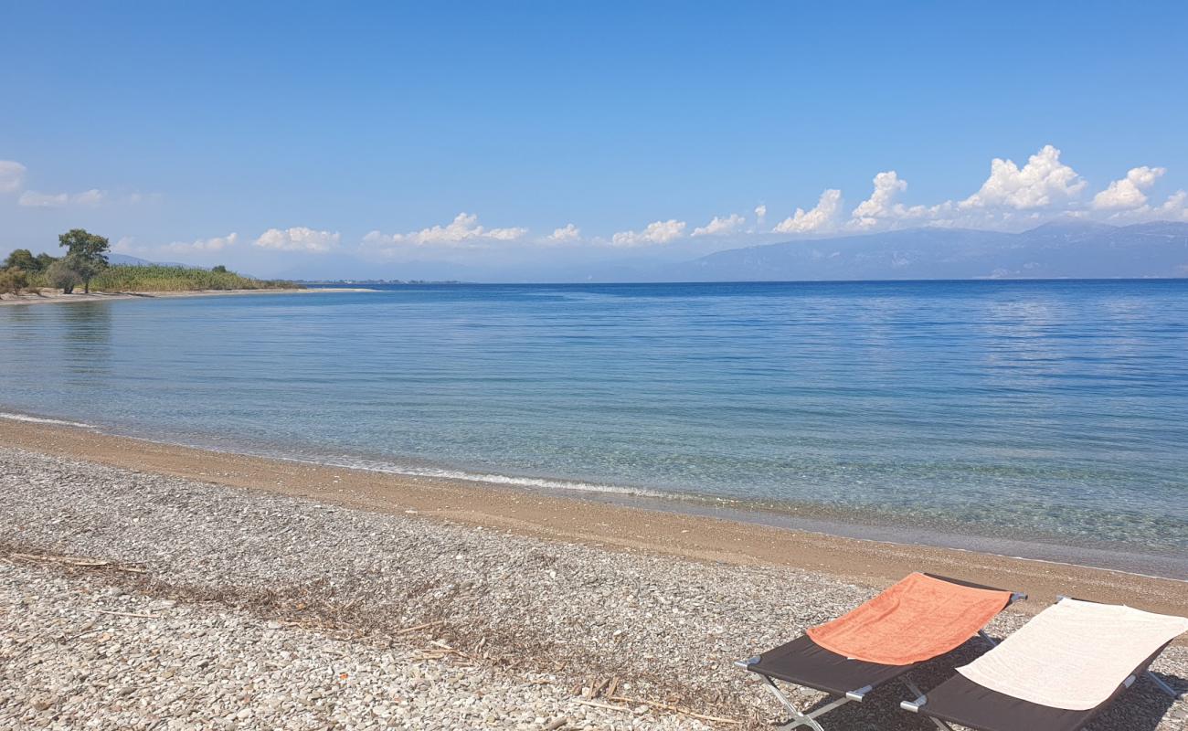 Photo de Diakopto beach avec caillou fin gris de surface