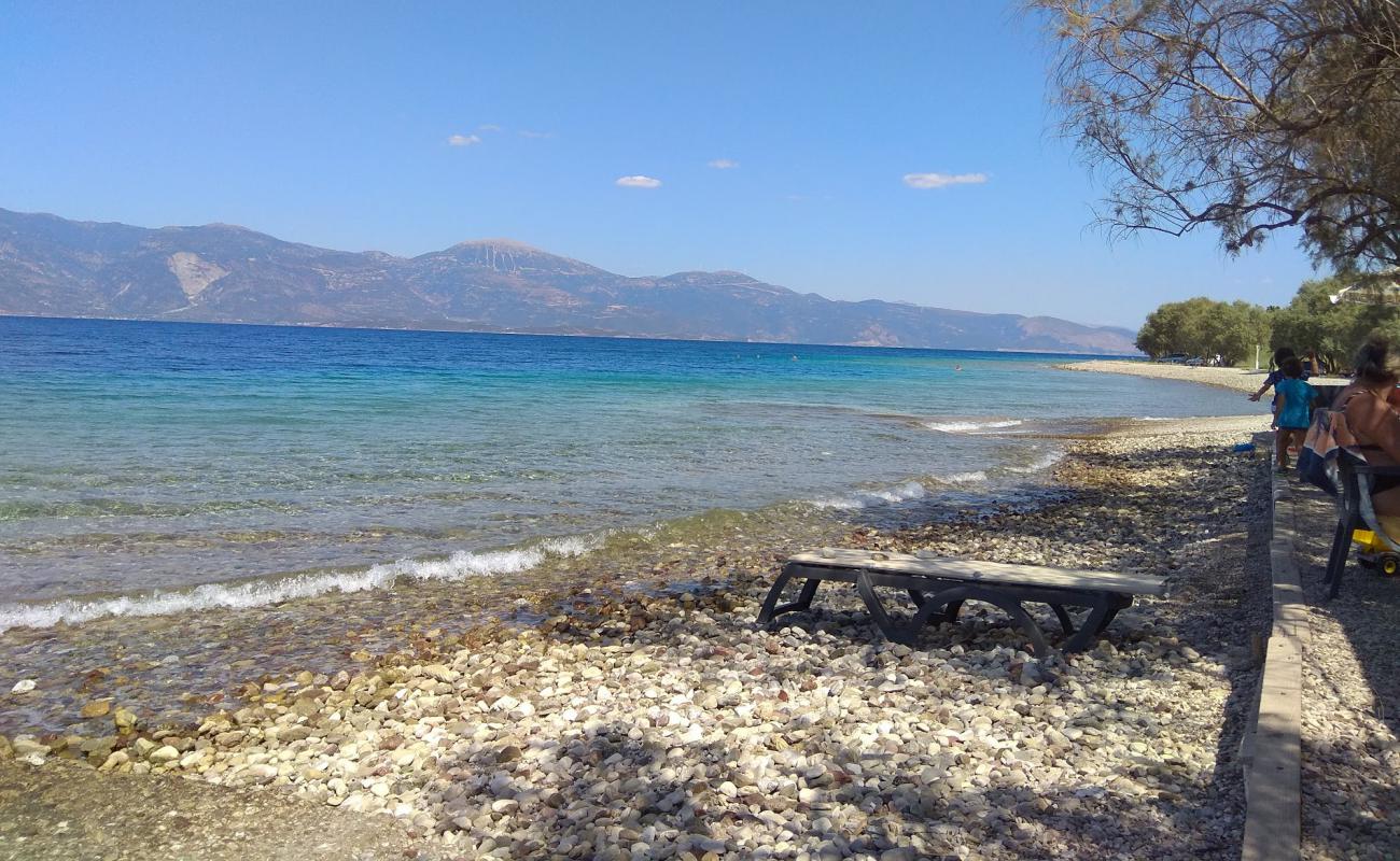 Photo de Pefka beach avec terrain rocheux de surface