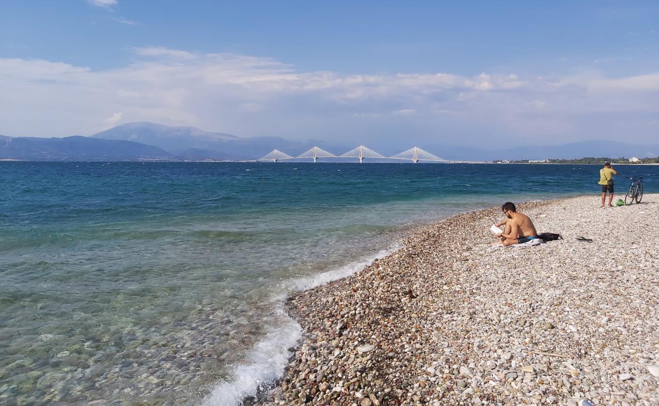 Photo de Plaz Patras avec caillou brun de surface