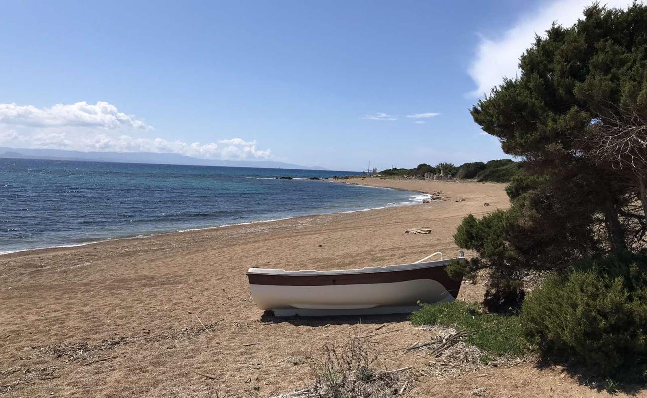 Photo de Akrotiri beach avec sable clair avec caillou de surface