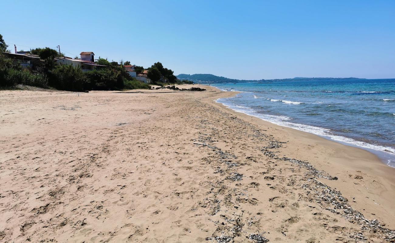 Photo de Agios Ilias beach avec sable fin et lumineux de surface