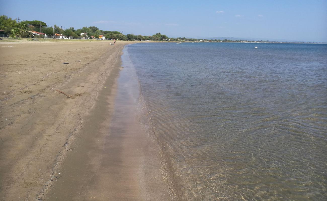 Photo de Paralia Katakolo avec sable fin et lumineux de surface