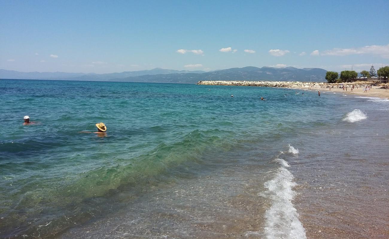 Photo de Paralia Ai Lagoudis avec caillou fin clair de surface